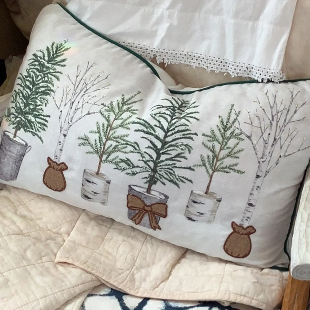 The Farmhouse by Racheal Ashwell Holiday Goose-down Pillow